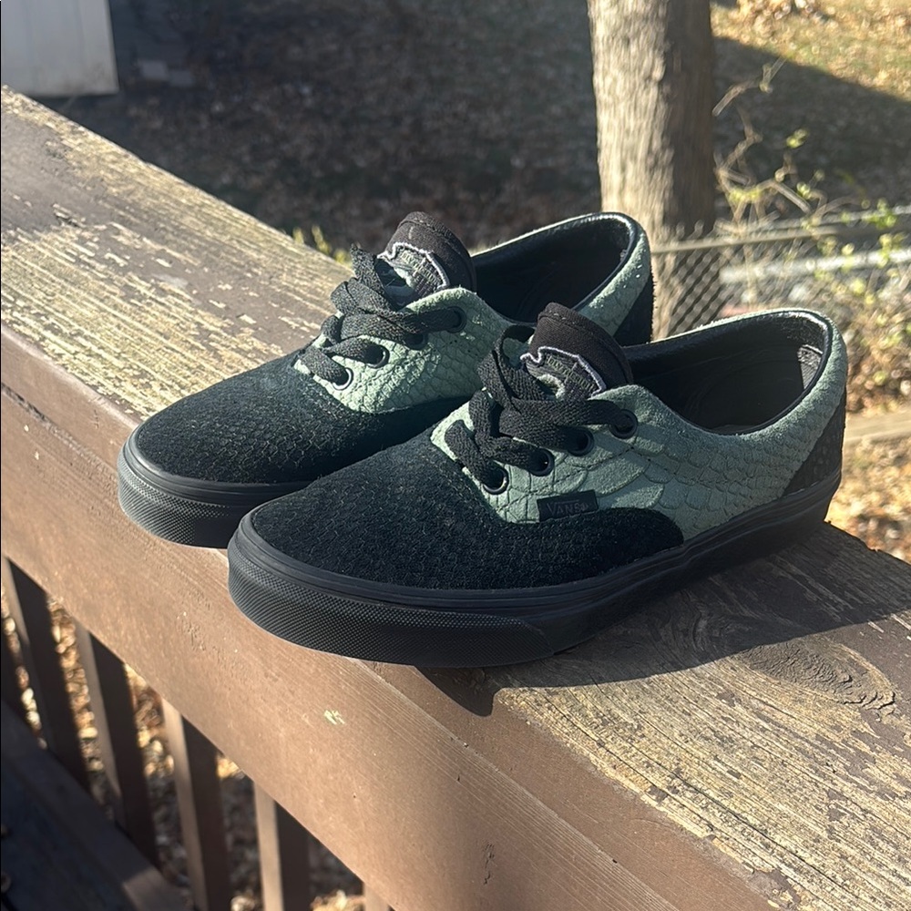 Harry Potter Vans Textured Green and Black Sneakers - Picture 4 of 5